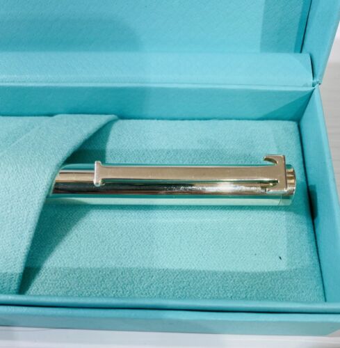 Lot - Tiffany and Co Blue Pen and Sterling Silver Collar Stays