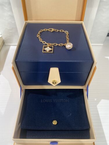 Louis Vuitton B Blossom 18k Pink Gold Pink Opal Mother of Pearl Bracelet