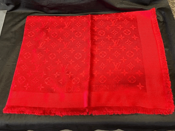 LOUIS VUITTON MONOGRAM CLASSIC SHAWL M79472 CARMINE/RED SILK/WOOL - Image 4