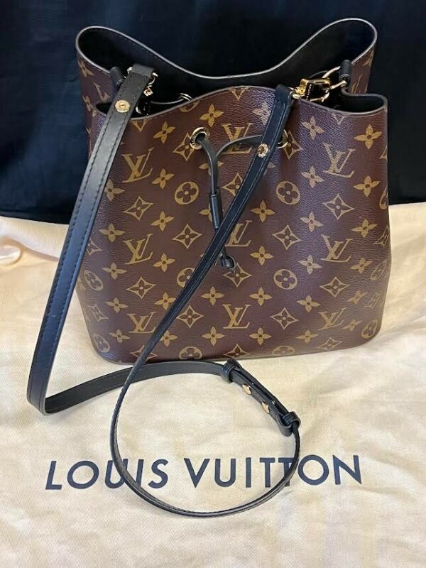 LOUIS VUITTON NEONOE MM BLACK MONOGRAM M44020 DRAWSTRING BUCKET BAG - Image 7
