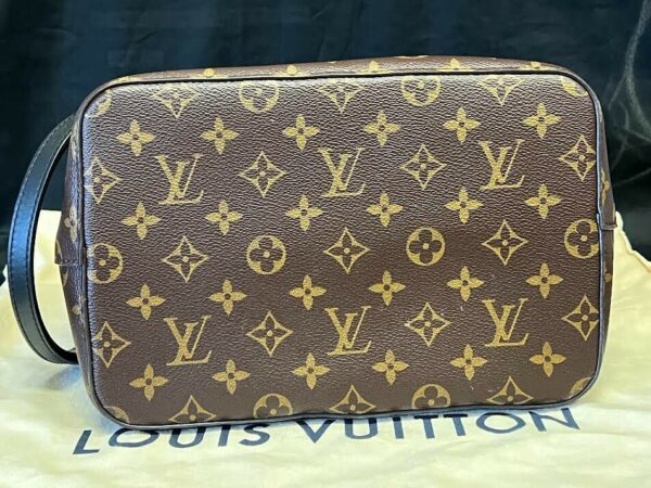 LOUIS VUITTON NEONOE MM BLACK MONOGRAM M44020 DRAWSTRING BUCKET BAG - Image 11