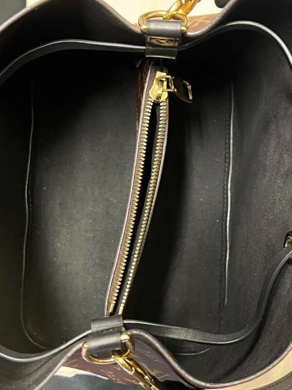 LOUIS VUITTON NEONOE MM BLACK MONOGRAM M44020 DRAWSTRING BUCKET BAG - Image 12