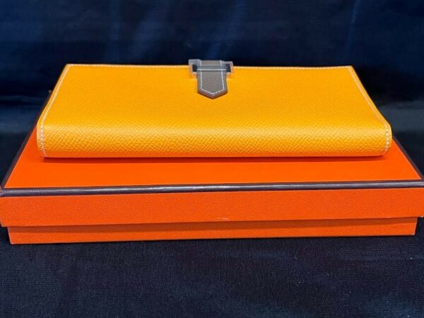 HERMES BEARN WALLET ORANGE/BROWN BI-FOLD LEATHER, 5 CREDIT CARD, CHANGE PURSE - Image 3