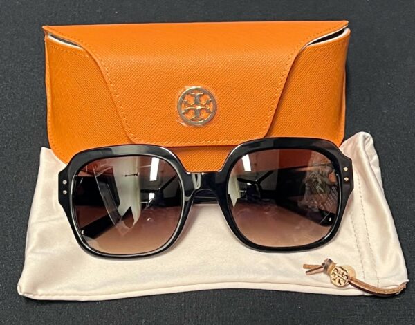 TY7143U TORY BURCH SQUARE SUNGLASSES BLACK FRAME DARK BROWN GRADIENT LENS 140MM - Image 5