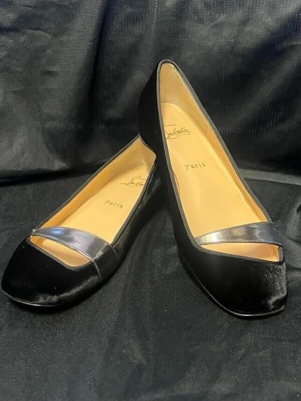 CHRISTIAN LOUBOUTIN BLACK VELVET BALLERINA FLATS W SILVER METALLIC ACCENT - Image 2