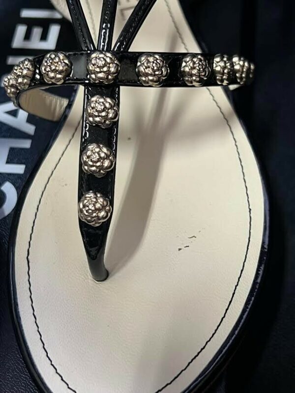 CHANEL SANDALS INTERLOCKING CC LOGO PATENT LEATHER GLADIATOR 94305 BLACK - Image 5