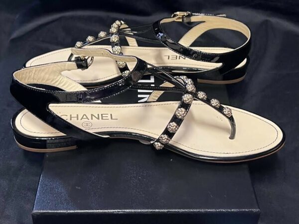 CHANEL SANDALS INTERLOCKING CC LOGO PATENT LEATHER GLADIATOR 94305 BLACK - Image 6