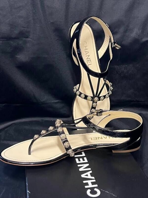 CHANEL SANDALS INTERLOCKING CC LOGO PATENT LEATHER GLADIATOR 94305 BLACK - Image 9