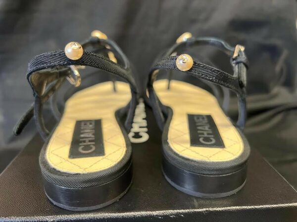 CHANEL FAUX PEARL THONG BLACK SANDALS W BUCKLE ANKLE STRAP SIZE EU 38/ US 7 - Image 7